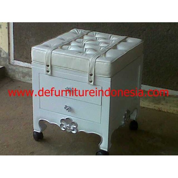 Jual Stool Jepara Furniture indonesia furniture CV. DE EF INDONESIA DFRISTJ010 oleh CV. De