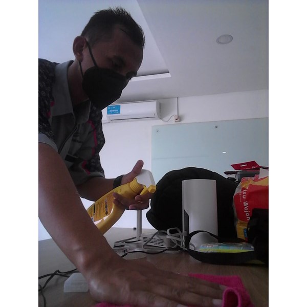 Jual Office Boy/Girl dusting meja office di Belinsky Studio 21 agustus ...
