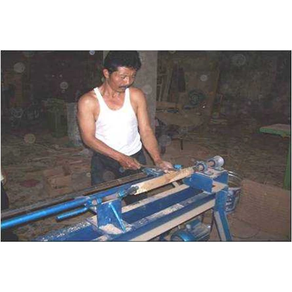  Mesin  bubut kayu  sederhana  oleh Antariksamesin di Bantul