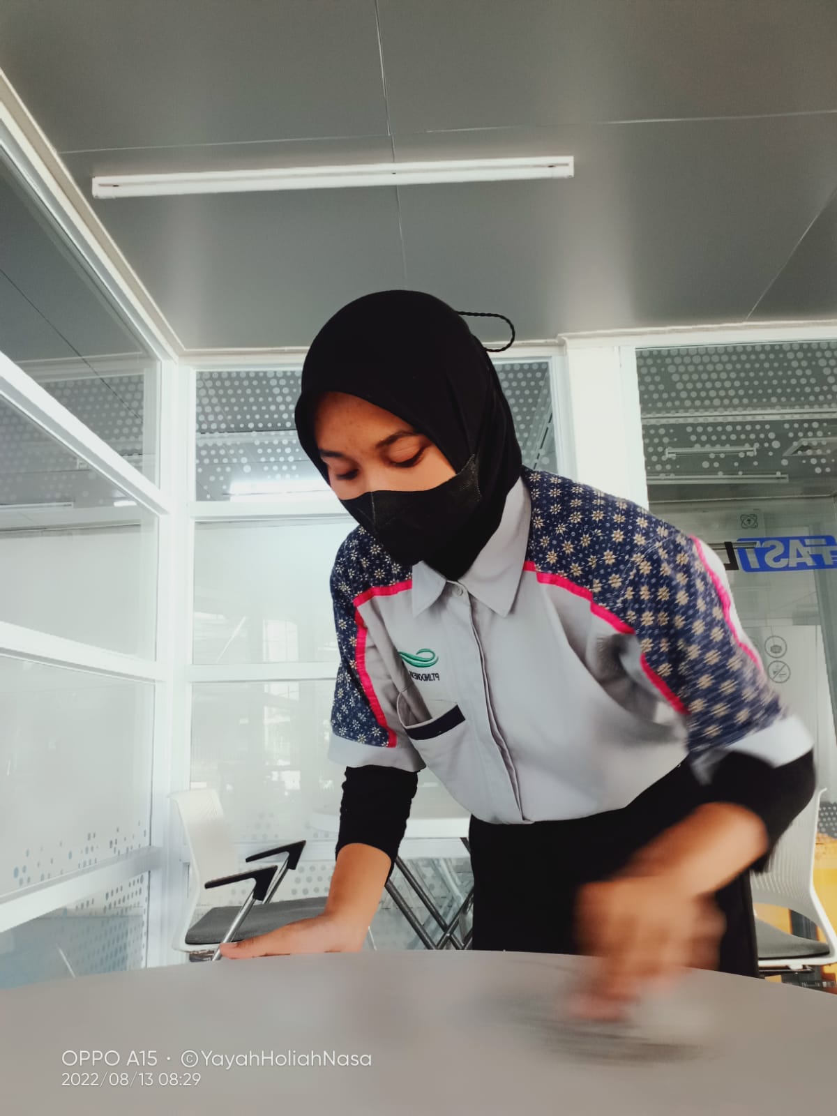 Jual Office Boy/Girl Dusting meja customer 13 agustus 2022 oleh PT ...